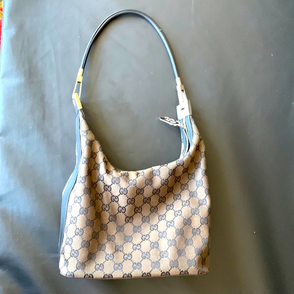 Gucci Handbags - Gucci Shoulder Bag